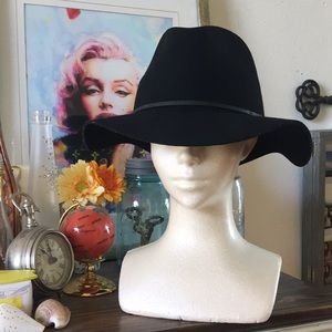 Brixton black felt hat small